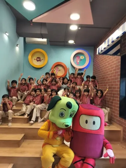We love hosting school trips! Here's a full class from Somerville International School getting ready for a day of adventure with our mascots, Tinga Dojo and Popsy.