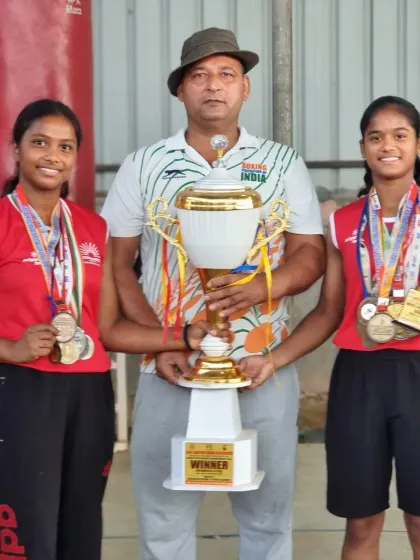 Another victory for the girls of my academy. Posing with two champions who have brought back multiple medals and trophies, showing the strength of our female boxing program.