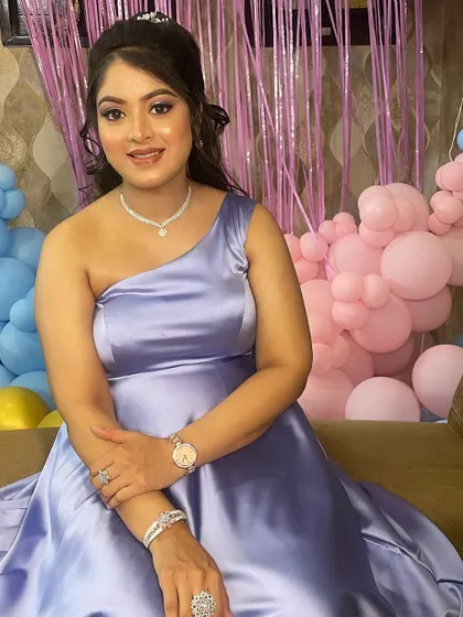 A full portrait of the mother-to-be. She looks absolutely serene and beautiful.