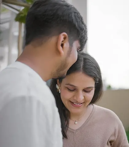 In this pause between now and forever, we’re growing something beautiful. This close-up captures the pure joy and affection shared between the parents-to-be.