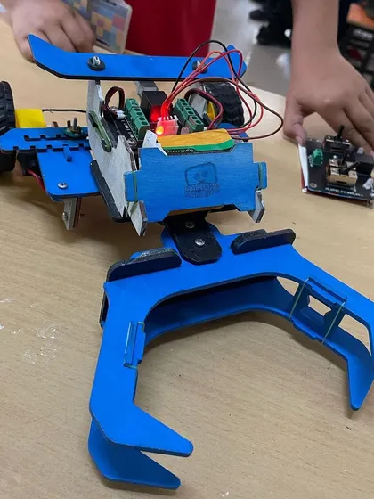 The football fever is still on with our Soccer Robot! This remote controlled bot with a gripper claw is a huge hit in our workshops, combining the fun of sports with robotics.