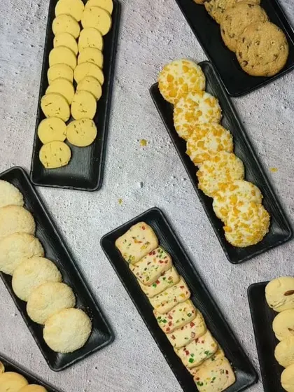 Another view of the wide variety of cookies taught in our classes.