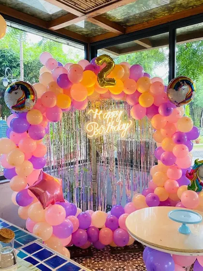 Full view of the unicorn ring decoration in a well-lit restaurant setting.