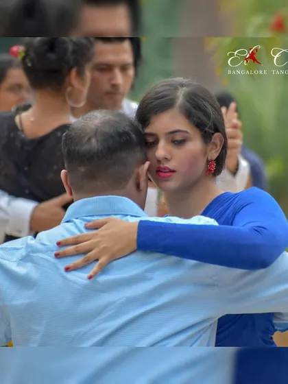 Another moment of pure focus from our flash mob. Notice how the connection is in the embrace and the shared movement, creating a dance that is personal and deeply felt, which is the foundation of my wedding choreography.