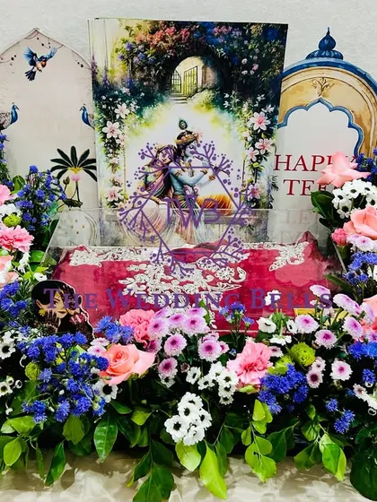 A look back at our Teej packing, done in the original grand style with fresh florals. This hamper is perfect for a bride-to-be or for Karwachauth.