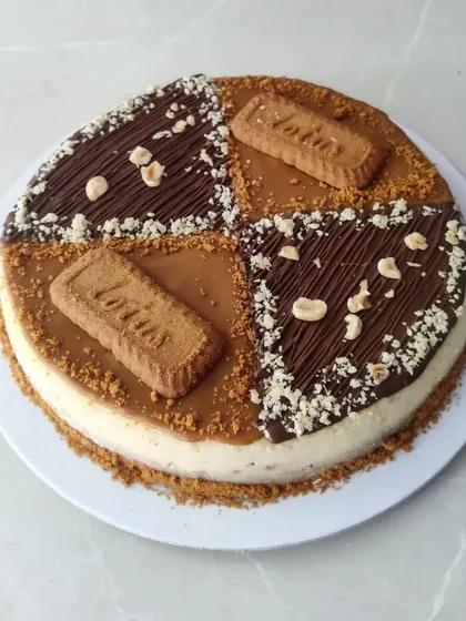 Can't choose between Nutella and Biscoff? You don't have to. We split our classic baked cheesecake down the middle, giving you the best of both worlds with rich Nutella and crunchy, caramelized Biscoff.