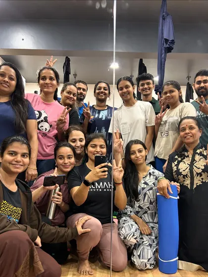 A happy group selfie after a great class. The smiles and peace signs say it all.