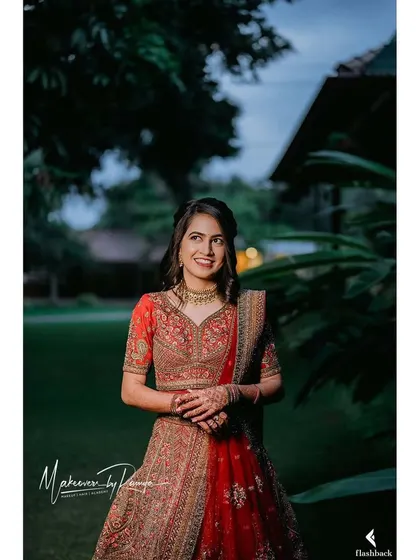 A beautiful portrait of the bride.