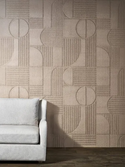 A large-scale geometric 3D wallcovering that combines modern design with functionality. Its sound-absorbing qualities and stain-repellent finish make it a stylish and practical choice for any contemporary interior.