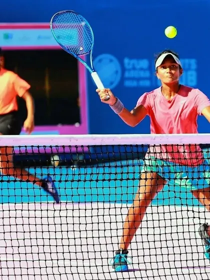 Action shots from my quarterfinal run at the ITF $25K event in Thailand. Each tournament pushes me to refine my game, from my volley technique to my baseline strategy.
