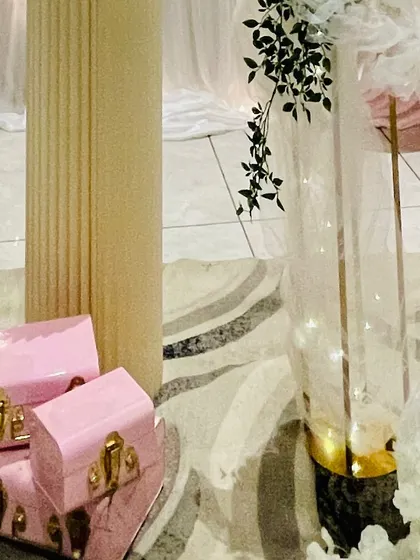 An identical detail shot of the party props.