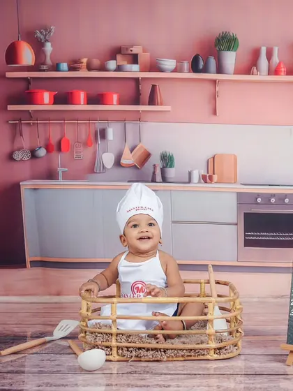 The cutest little chef in town. Our Masterchef theme comes with a mini kitchen backdrop, a chef's hat, and a menu of fun.
