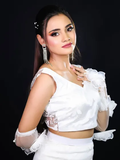 An angelic, all-white look that is both elegant and modern. Our students learn to create soft, ethereal makeup for special occasions.