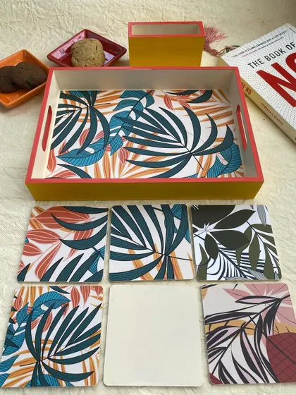 The full set again, ready to be gifted or used to brighten up your own home.