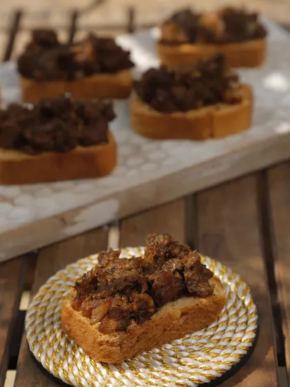 A creative twist for your party menu: our iconic Buff Pepper Roast served on a crispy Irani toast canapé. Each bite is a flavor bomb of peppery, spiced indulgence.