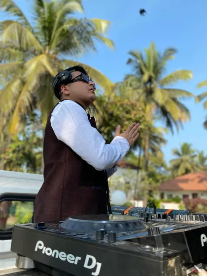 Soaking in the sun and the joyous atmosphere while waiting for the Baraatis to arrive at this Goa wedding.