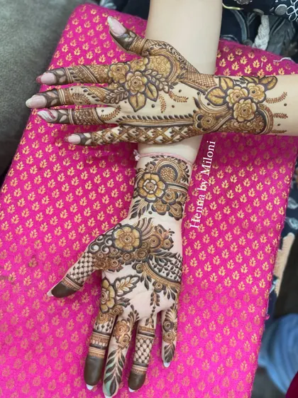 A beautiful floral design with a mix of bold and fine lines. This style is perfect for any celebration.