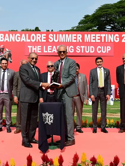 Mr. Joydeep Dutta Gupta presents The Leading Stud Cup to the owners of Mandarino during the Bangalore Summer Meeting 2025.