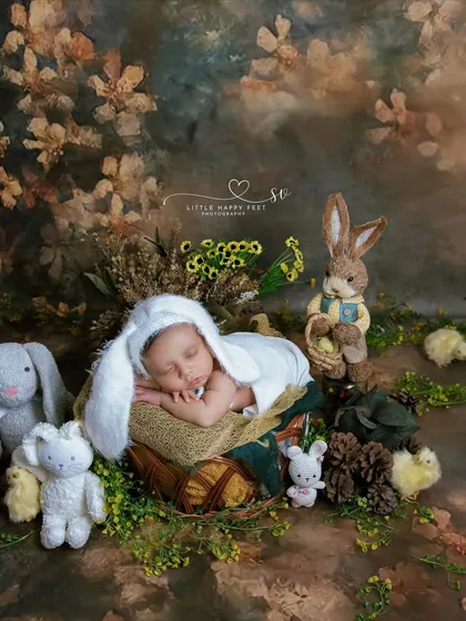 Another adorable bunny, this time surrounded by woodland friends and little chicks. This setup feels like a scene straight out of a forest fairytale.