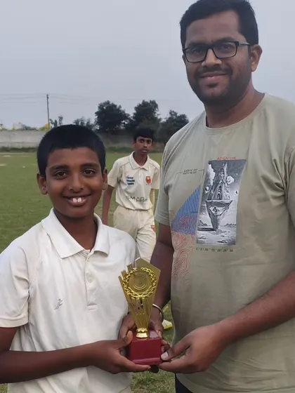 Krithik Naveen awarded Player of the Match for his excellent bowling in the New Year Cup U-12.