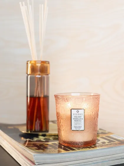 The luxurious blend of Velvet Vanille & Neroli, available in both our Ginza Reed Diffuser and Valeno Glass Scented Candle. Together, they create a symphony of warmth and freshness.