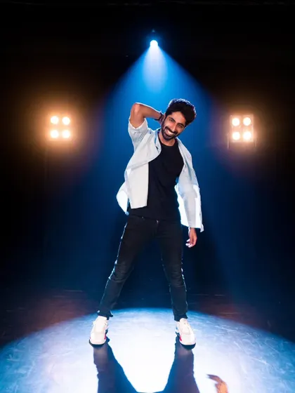 Asli ki spotlight kab padhegi zindagi mein! Just posing and having fun on set.