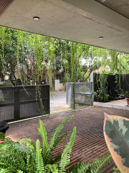 A duplicate of the carport view.