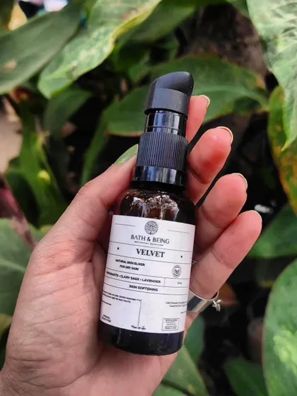A giveaway for our Velvet serum, made with cold-pressed Pomegranate oil and essential oils of Lavender and Clary Sage. It's a luxurious treat for extremely dry skin.