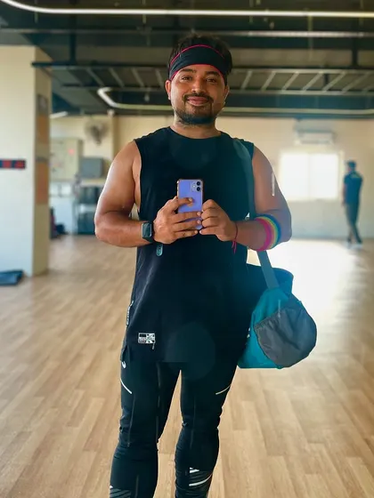 Ready for another session. A quick mirror selfie in the studio before the music starts and the party begins.