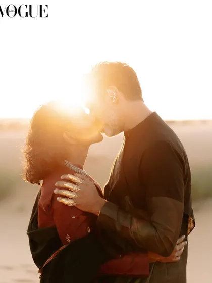 A kiss against the setting sun in the Thar desert. These are the timeless, poetic moments we strive to create for our couples, capturing the magic of their love in an unforgettable destination.