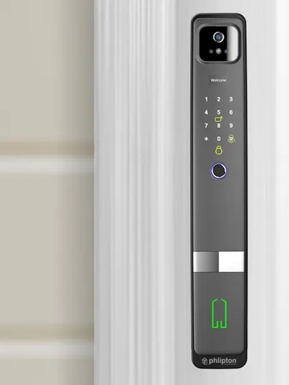 A full-length view of my Series 5 smart lock, showcasing its integrated camera, keypad, and fingerprint sensor. The green battery icon indicates its power-efficient status.