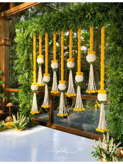 A duplicate image of the engagement decor, showcasing the fresh and vibrant design.