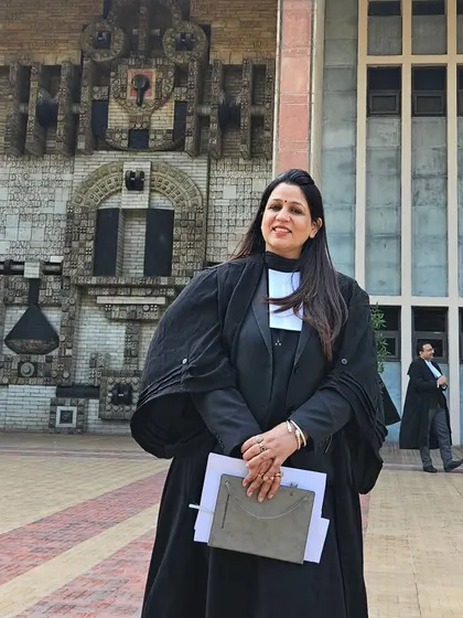 A confident stance outside the court. My aim is to empower my clients to feel this same sense of confidence as we navigate their legal challenges together.