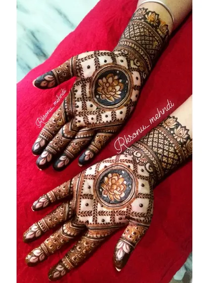 This gallery showcases a variety of my traditional designs. You'll find classic elements like peacocks, elephants, lotuses, and intricate jaali (net) patterns, all expertly crafted to create timeless beauty.