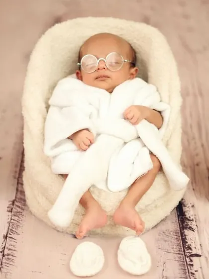 The addition of tiny round glasses gives this spa photo a quirky and intellectual vibe. It's all about personalizing the theme to fit your vision.