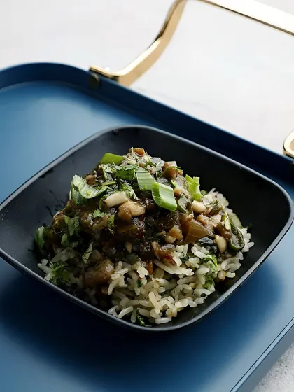 A hearty Hawaiian-inspired delight, reinterpreted for our vegetarian menu. Our Veg Loco Moco features steamed rice topped with a savoury vegetable patty and a rich, flavourful gravy.
