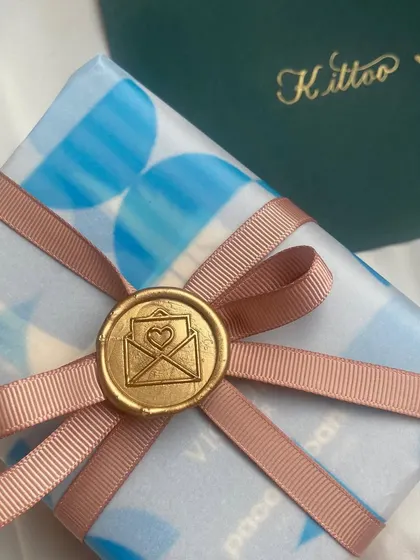 A little bit of love wrapped up in a bow. I love pairing a beautifully wrapped gift with a personalized, hand-addressed envelope to complete the experience.