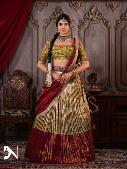 Another shot of the stunning non-bridal look. The Kundan set adds just the right amount of sparkle without overpowering the beautiful lehenga.