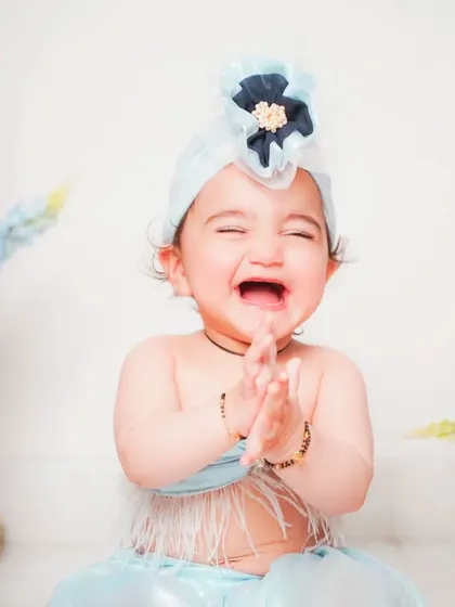 Pure, uncontainable laughter. These are the moments we live for and love to capture.