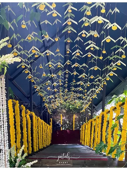 Another view of the engagement walkway, with its creative use of natural materials and vibrant colors.