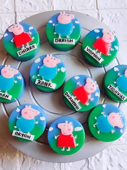 A full set of the Peppa Pig and George Pig soaps, each customized with a child's name.