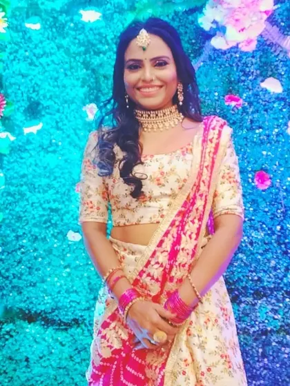 A full-length shot of my client in her beautiful floral lehenga, perfectly accessorized with my rental jewellery.