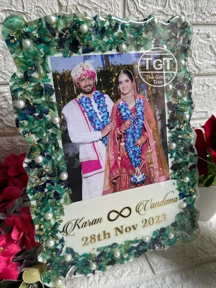 This frame stands on its own, making it a perfect tabletop decor piece for a living room or bedroom.