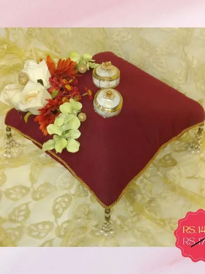 This classic maroon ring pillow, complete with decorative ring boxes, is now on sale for half price! It's an unbelievable deal for an essential engagement ceremony item.