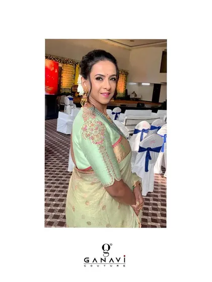 Our gorgeous muse Bindu in a heritage weave Kota saree paired with an intricately embroidered blouse. The sheer minimalism of this outfit makes it a classy and elegant choice for any wedding event.