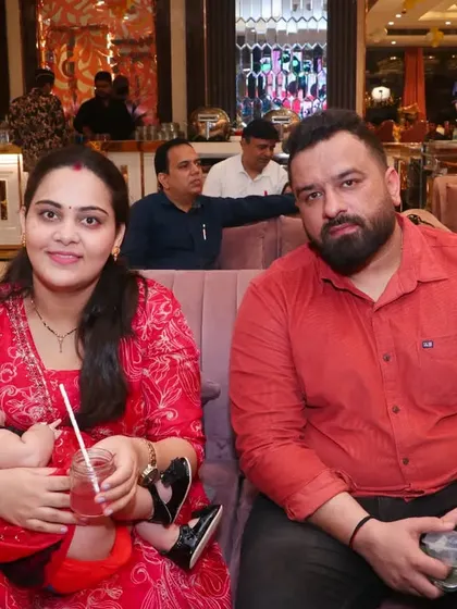 Capturing guests as they relax and enjoy the party atmosphere. My event photography includes both posed portraits and candid coverage.