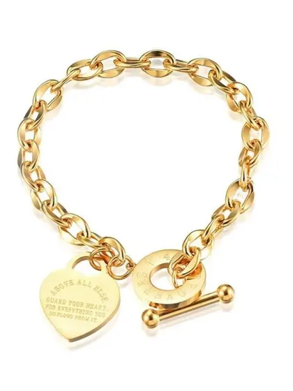 A stylish toggle clasp bracelet with a chunky chain and an engraved heart charm. A beautiful and meaningful piece available for just 15 shekels.