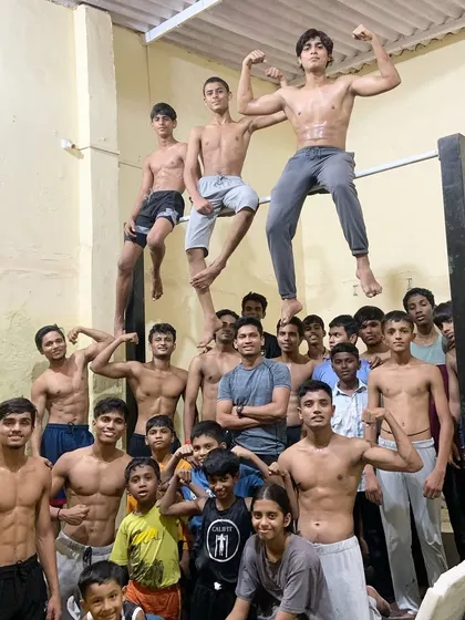 Freestyle Friday with the team. This is where we show off our gains and celebrate the strength we've built together.