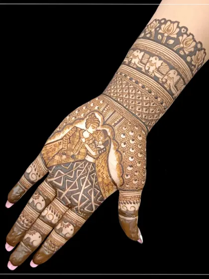 This is the kind of detailed bridal figure work you can learn to create. This piece shows a traditional varmala ceremony, a key skill covered in my advanced module.