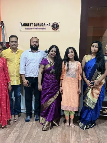 A proud group photo marking the end of the 2021-22 examination session at our Bangalore centre.